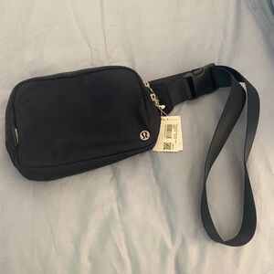 NWT Lululemon everywhere belt bag